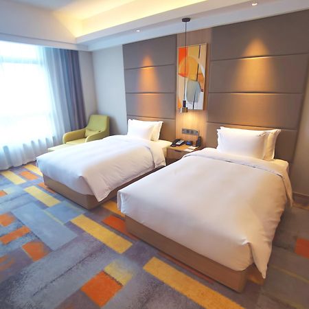 Holiday Inn Nantong Oasis International By Ihg Exterior photo