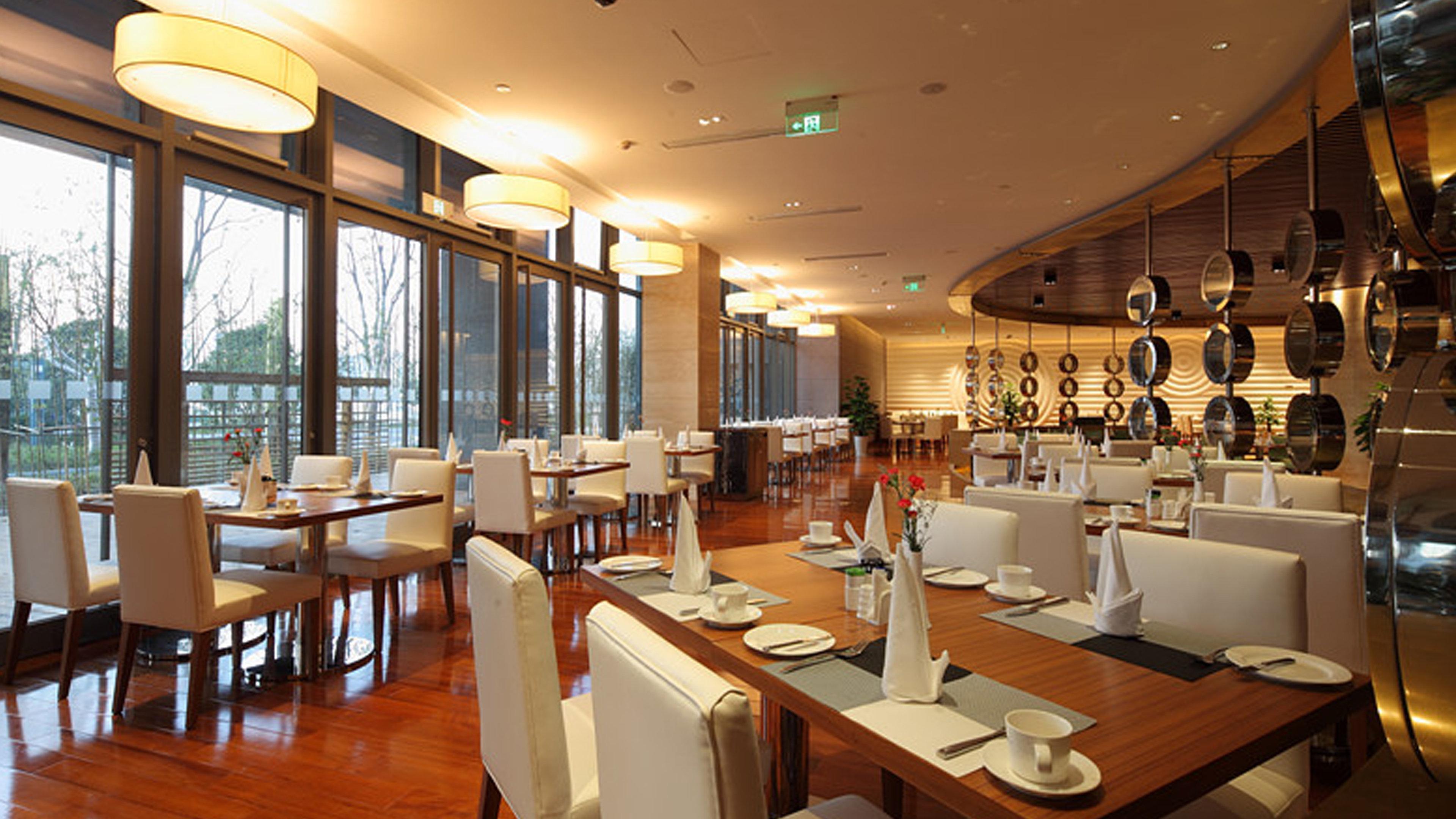 Holiday Inn Nantong Oasis International By Ihg Exterior photo
