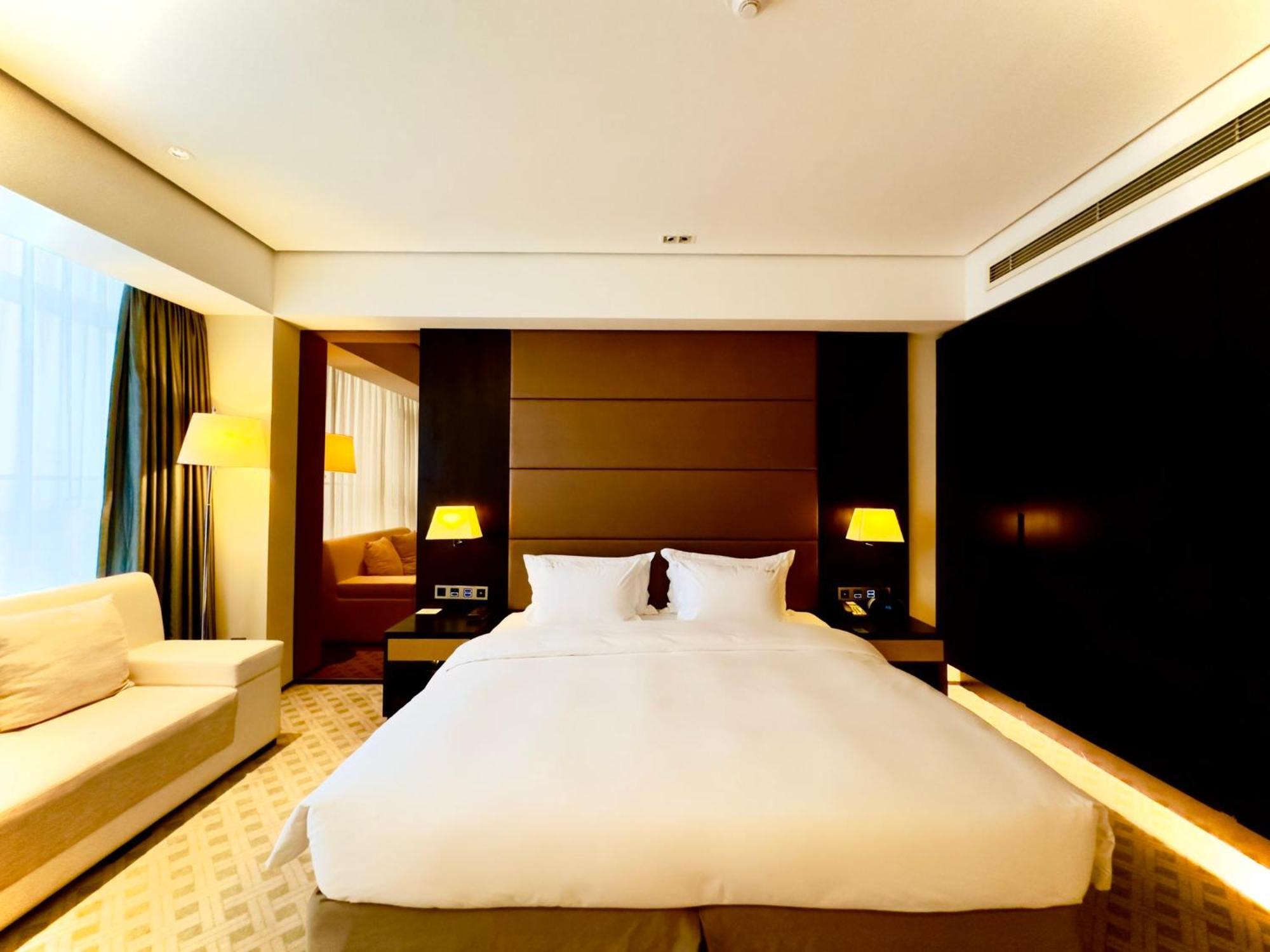 Holiday Inn Nantong Oasis International By Ihg Exterior photo